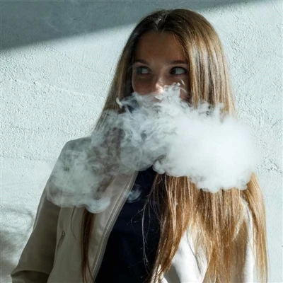 रूसी विधान परिषद ने इलेक्ट्रॉनिक सिगरेट की बिक्री पर प्रतिबंध लागू नहीं करने ...